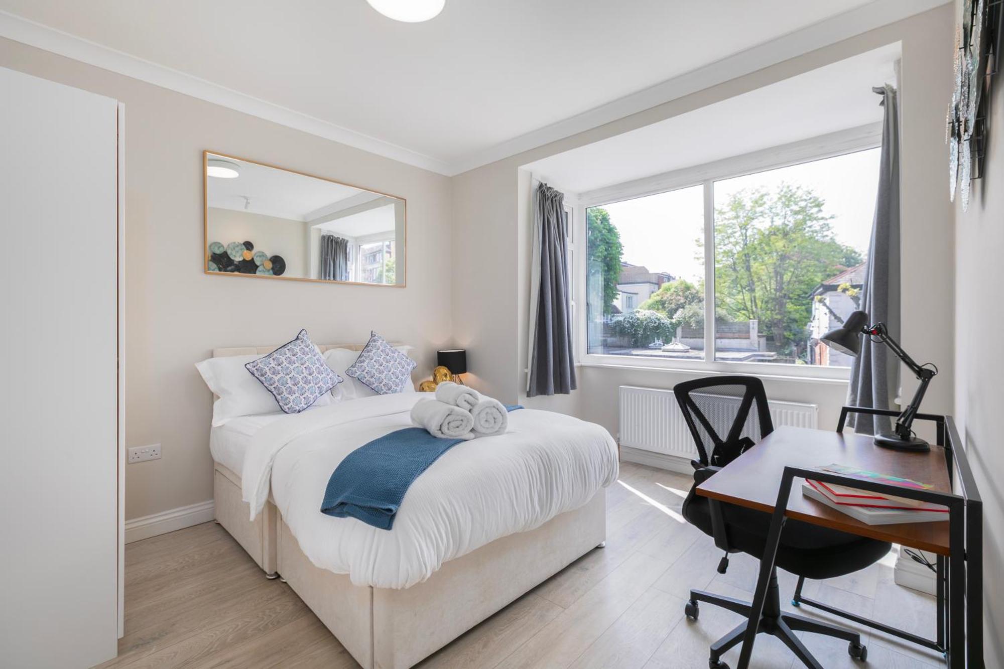 Apartment 5 Bedroom Garden Hse Near Tube & Hampstead Heath *